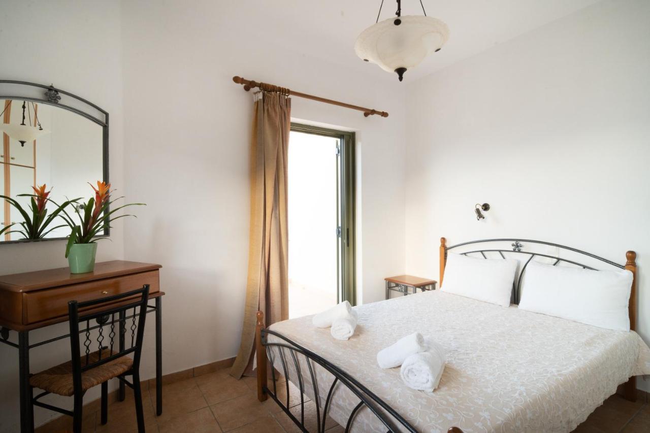 Villa Luisa Exclusive Residences Монемвасія Екстер'єр фото